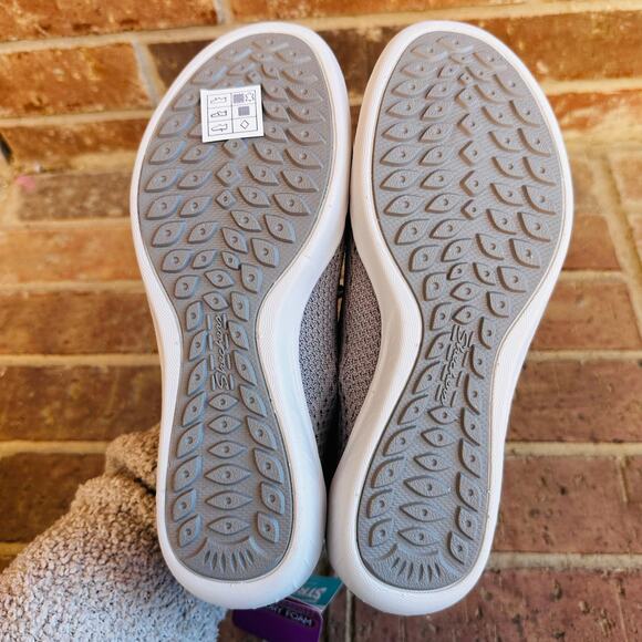 Woman's Stretch Fit Grey Laced Shoes - Picture 6 of 8